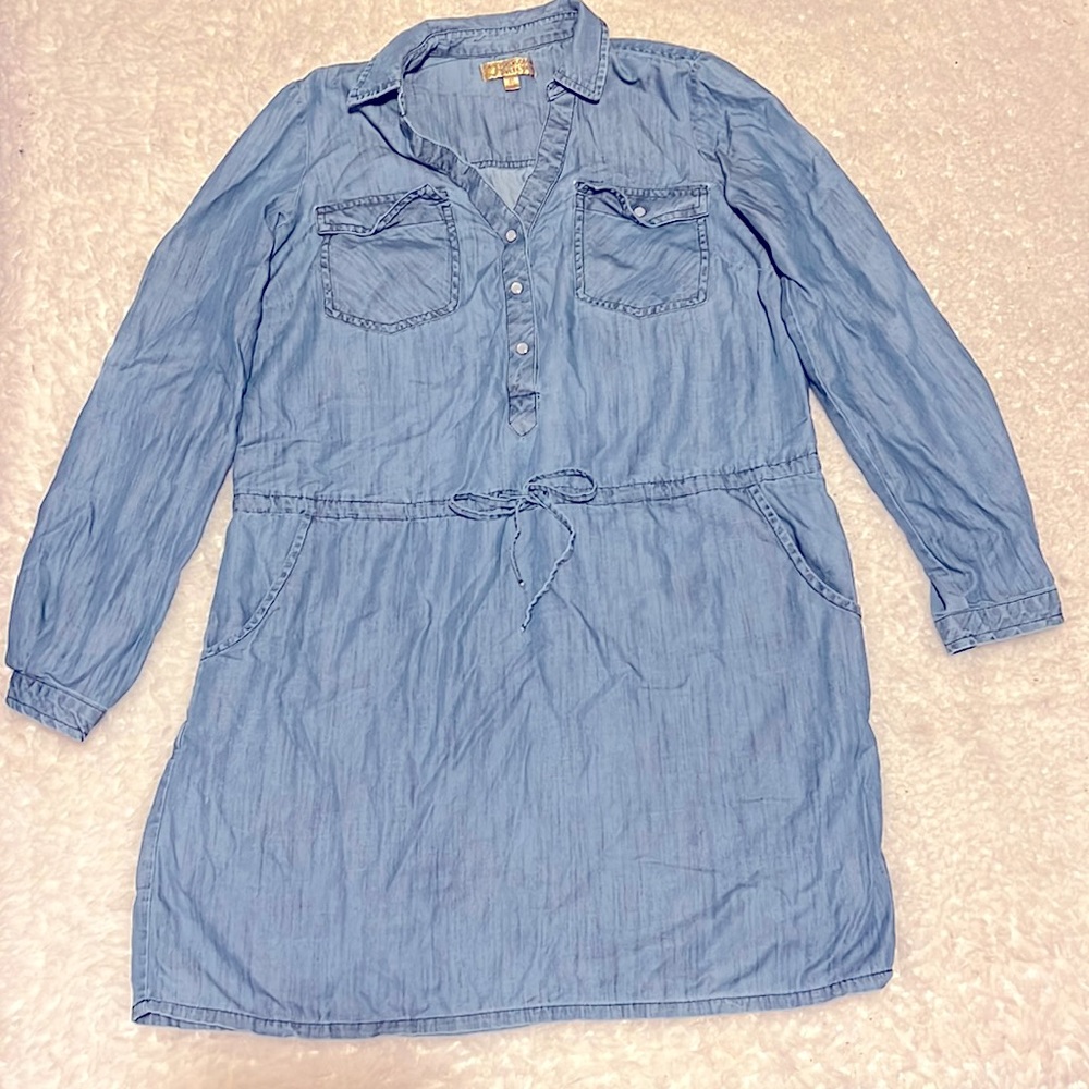 Blue color jean color dress / not rough at all very comfy and smooth fabric